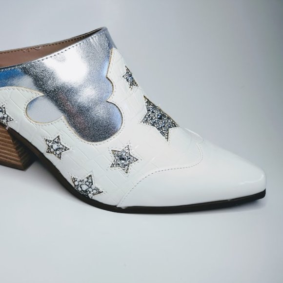 NEW BETSEY JOHNSON White Silver Unique Western Mule Bootie Boots - Picture 4 of 9